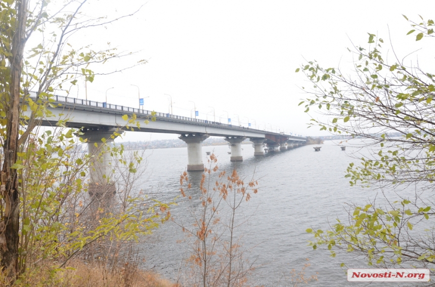 В Николаеве развели Варваровский мост. ФОТО, ВИДЕО