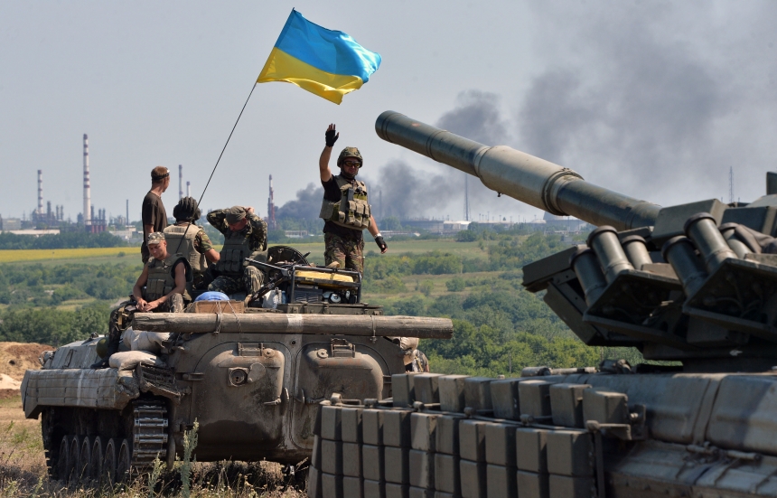 На Донбассе продолжаются обстрелы - штаб АТО
