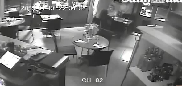 Опубликовано видео обстрела кафе в Париже во время теракта