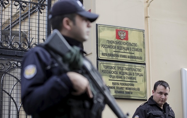Турецкий спецназ оцепил консульство России в Стамбуле