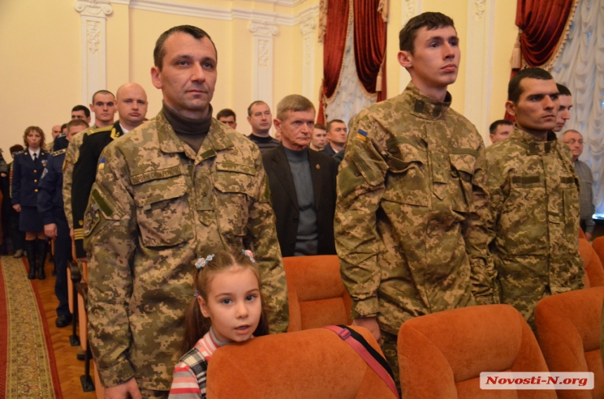 В Николаеве чествовали военных ко Дню ВСУ. ФОТО