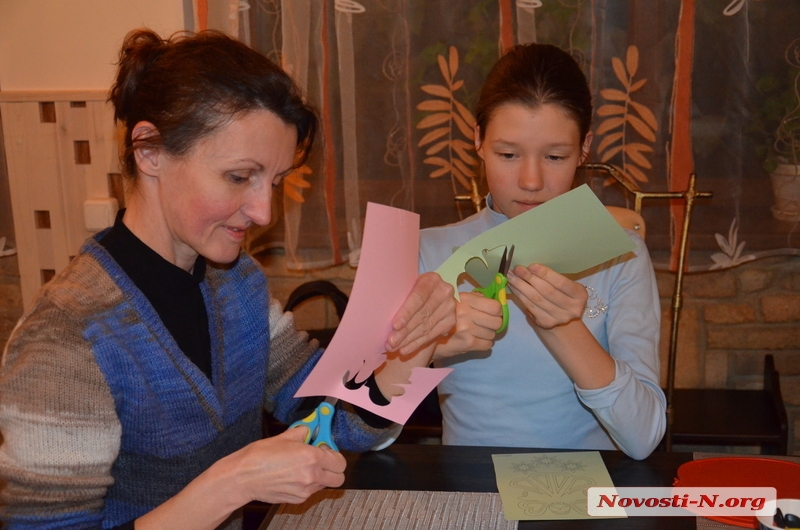 «Твори добро»: малыши из Николаева сделали бумажных ангелов для благотворительной ярмарки. ФОТОРЕПОРТАЖ