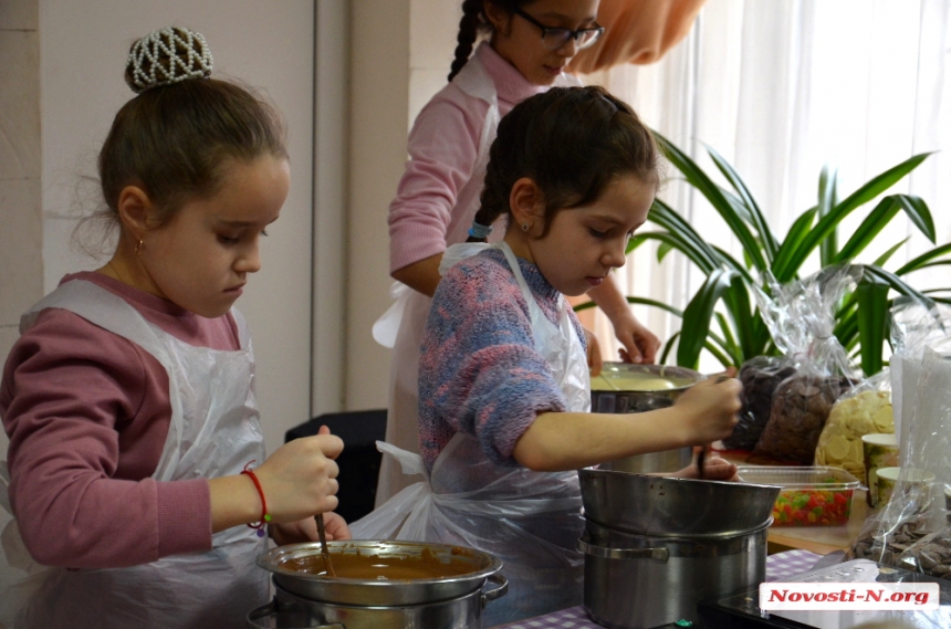 Как в Николаеве дети переселенцев готовили шоколад. ФОТОРЕПОРТАЖ