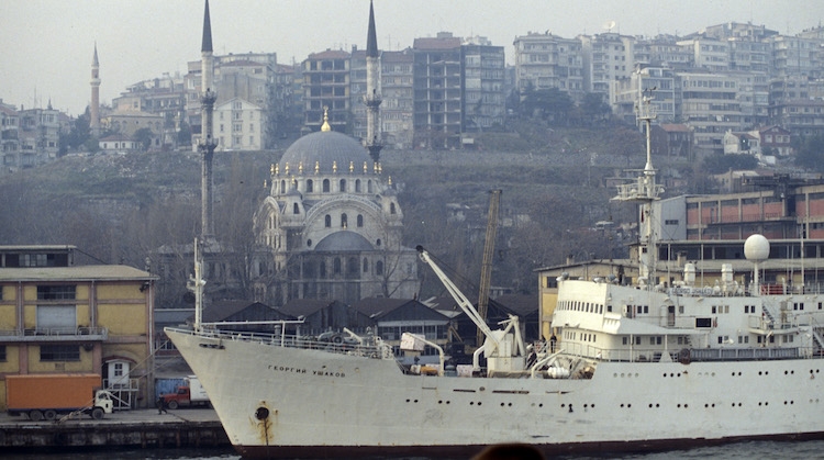 Турция задержала 27 российских кораблей