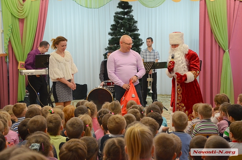 Депутат Николаевского городского совета поздравил воспитанников детсада «Северное сияние»