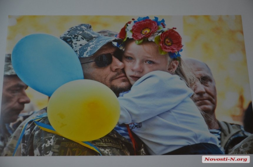 В Николаеве прошла фотовыставка, отобразившая жизнь Украины в 2015 году. ФОТОРЕПОРТАЖ