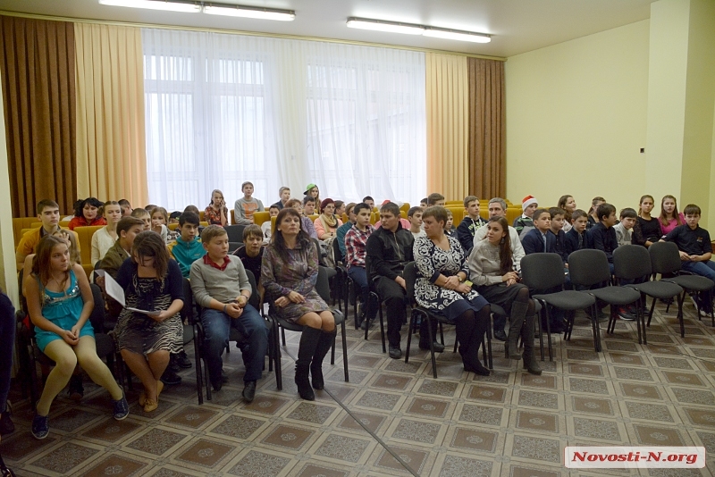 Депутат Николаевского городского совета поздравил детей микрорайона «Северный» с Новогодними праздниками