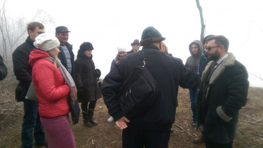 Жители села на Николаевщине вышли на протест против строительства нового карьера 