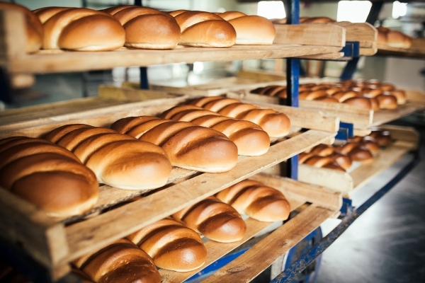 В Большую и Малую Коренихи на армейском УРАЛе доставили хлеб