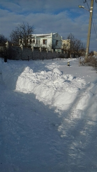 Жители Матвеевки жалуются, что до сих пор находятся в снежном плену: «К кому обращаться, мы не знаем»