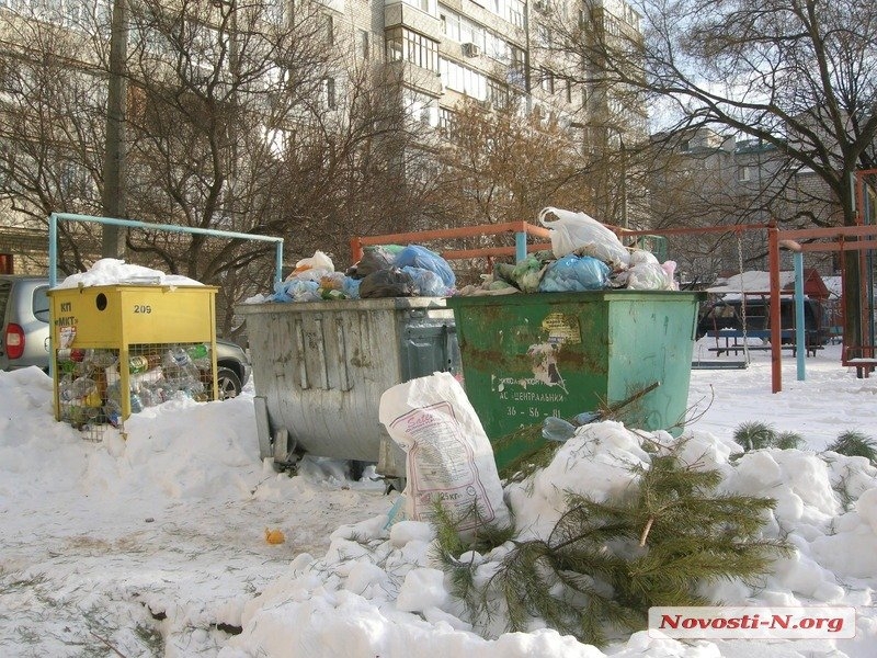 Сенкевич пояснил причины мусорного коллапса: на городскую свалку ехали на танке