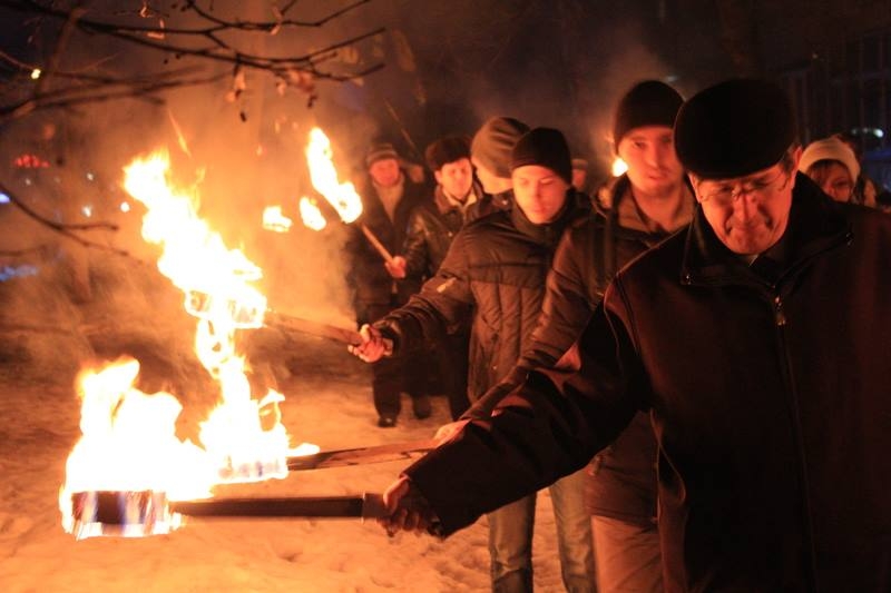 В Первомайске \"Свобода\" провела факельное шествие в честь героев Крут