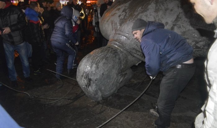 Памятника Петровскому в Днепропетровске нет ни в одном реестре Украины, - Кириленко