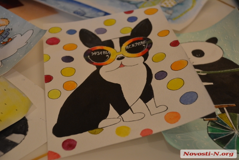 Волонтер из Николаева продает очаровательные открытки, чтобы помочь 6-летней малышке с астмой