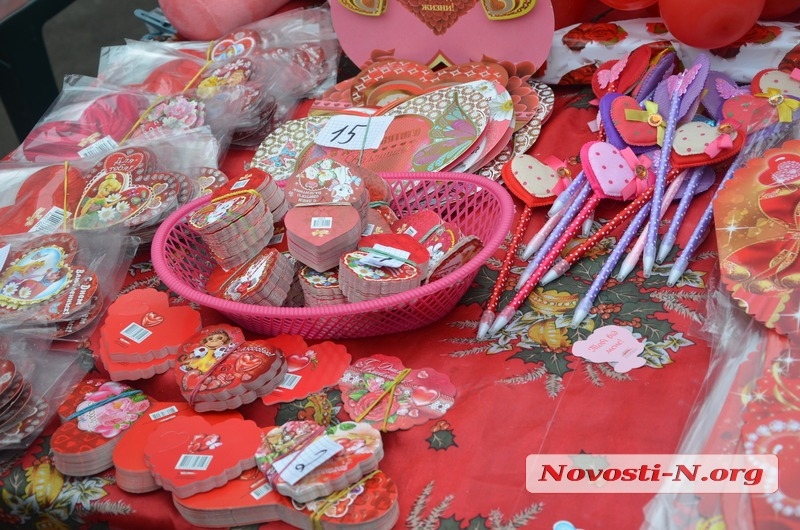 Мишки, тюльпаны и трусы с сердечками: как николаевцы готовятся к Дню Святого Валентина
