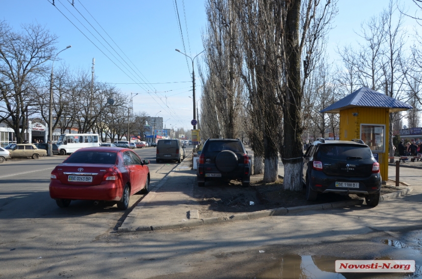 В Николаеве на рынке «Колос» закрыли незаконную автомобильную парковку