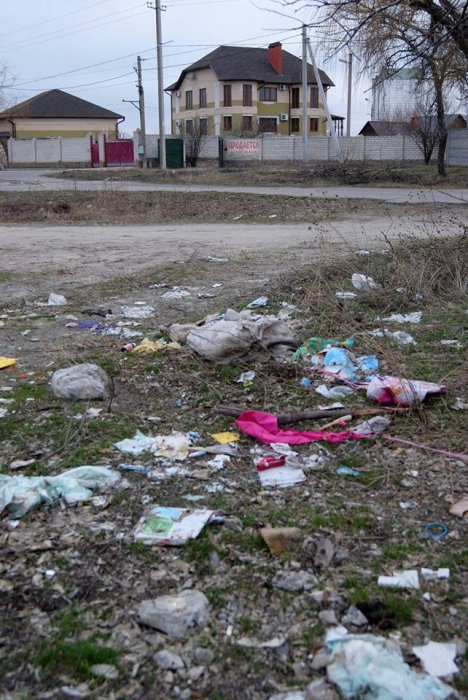 Николаевский фотограф показал в каком запущенном состоянии находится городской пляж