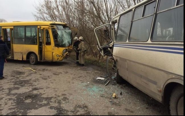 Во Львовской области произошло лобовое столкновение двух автобусов: госпитализированы 12 пострадавших 