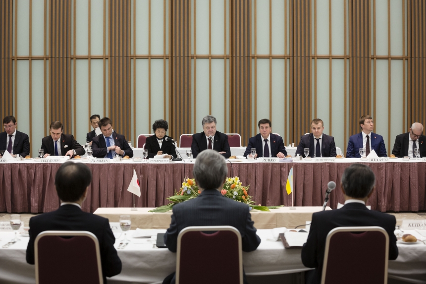 Порошенко в Японии рассказал, что новый Кабмин будет утвержден после его возвращения в Украину