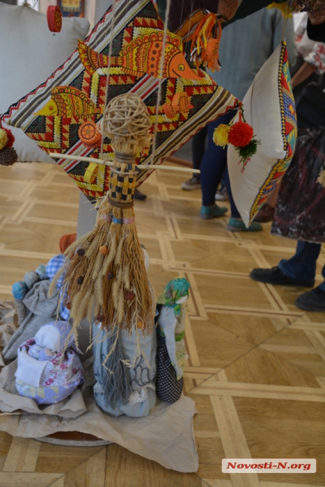 «Традиции. Современность»: В Николаеве открылась выставка декоративно-прикладного искусства. ФОТОРЕПОРТАЖ