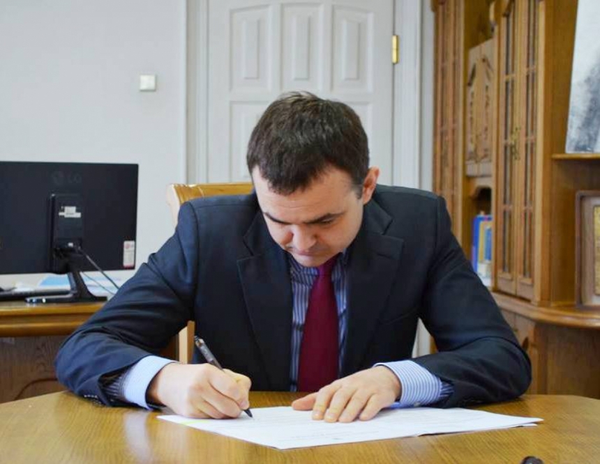 Мериков объявил конкурс на должность своего заместителя по вопросам децентрализации