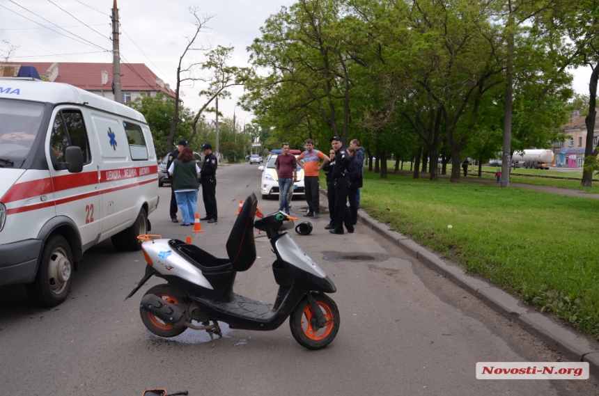 В Николаеве мопедист сбил 91-летнего дедушку