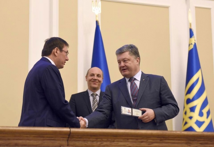 Порошенко рассказал, как депутаты выспрашивали у него, кого посадит новый генпрокурор Луценко