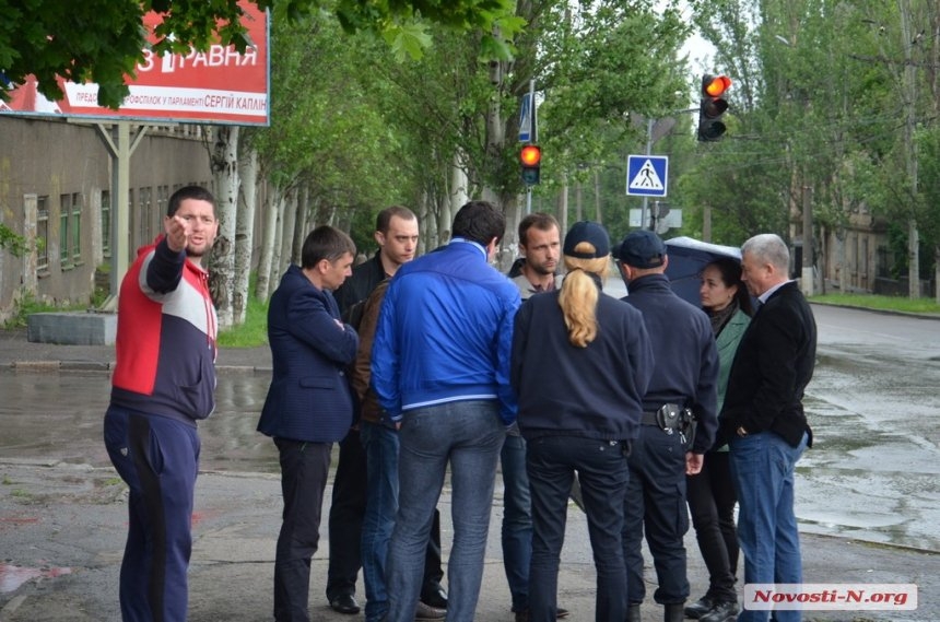 Херсонским братьям-дебоширам, напавшим на николаевских журналистов, объявлено о подозрении