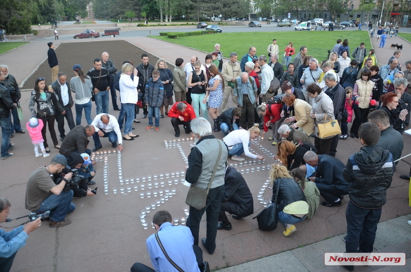 В Николаеве почтили память депортированных крымских татар. ФОТОРЕПОРТАЖ