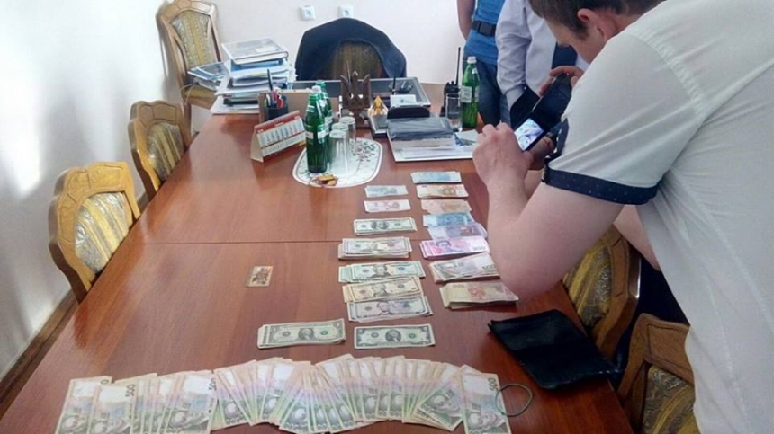Что нашли при обыске у подозреваемого в получении взятки вице-губернатора Николаевщины: обнародованы фото