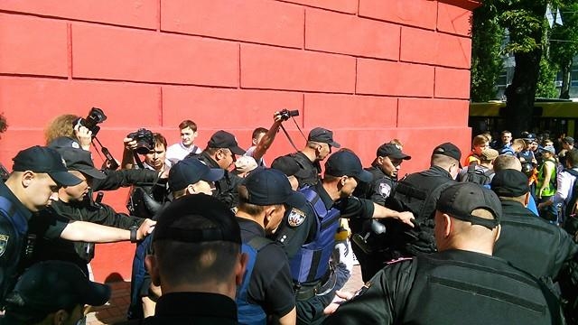 Полиция задержала первых провокаторов на Марше равенства