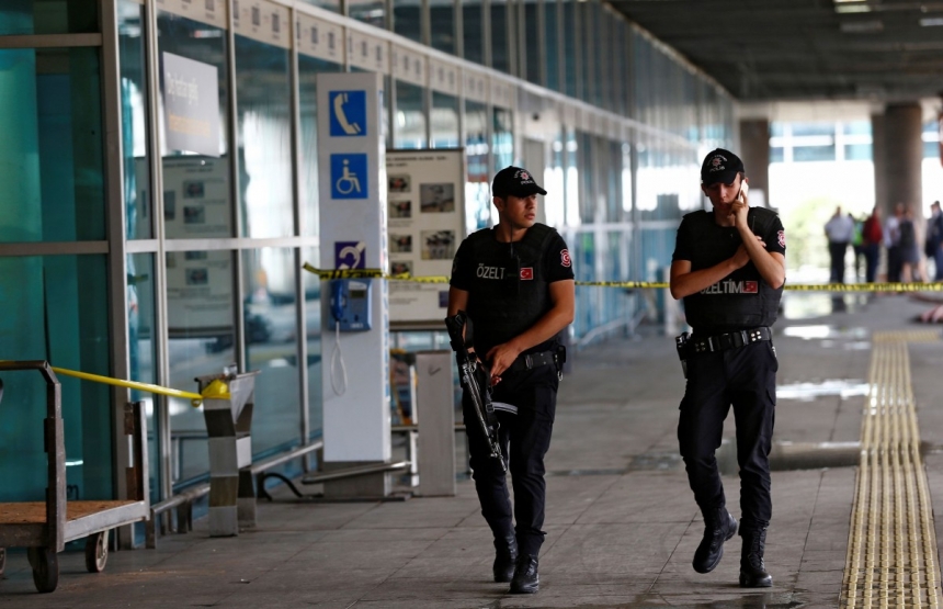 Число жертв теракта в аэропорту Стамбула возросло до 43, - СМИ