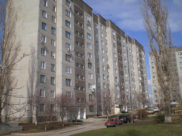 В Южноукраинске 19-летняя девушка выпрыгнула из окна 