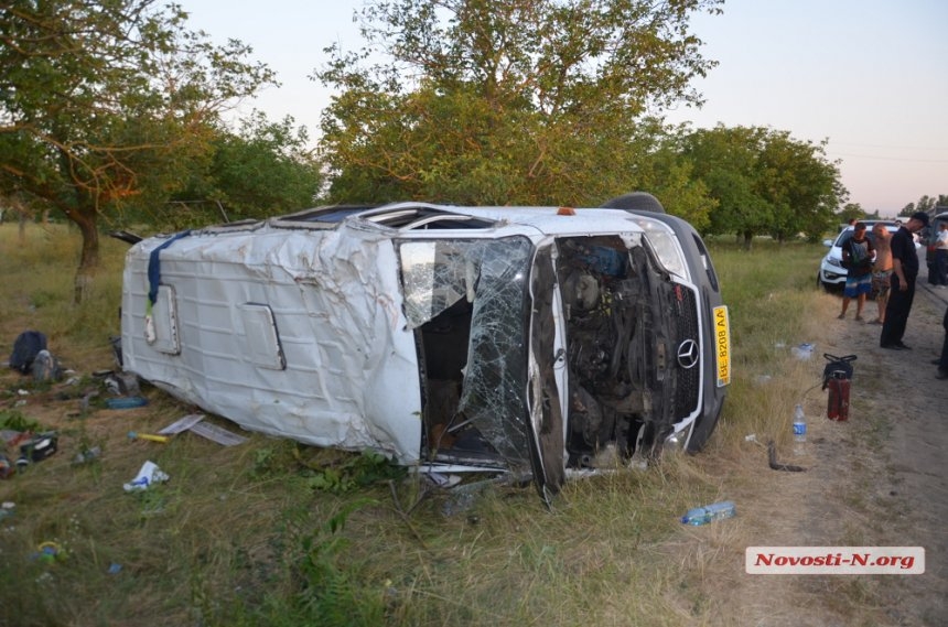 Во вчерашней аварии с маршруткой "Николаев-Коблево" погибло 3 человека