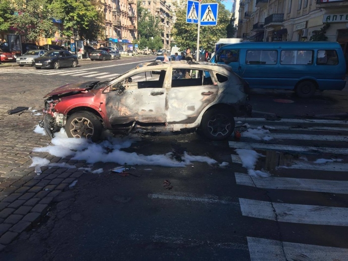 Киллером оказалась женщина: опубликовано видео закладки взрывчатки под автомобиль Шеремета