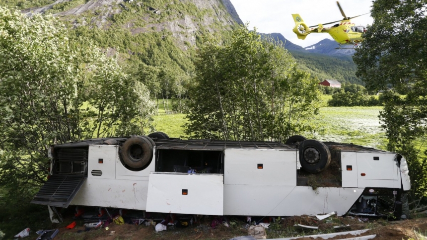 ДТП с автобусом в Норвегии: 1 украинец погиб, еще 10 травмированы
