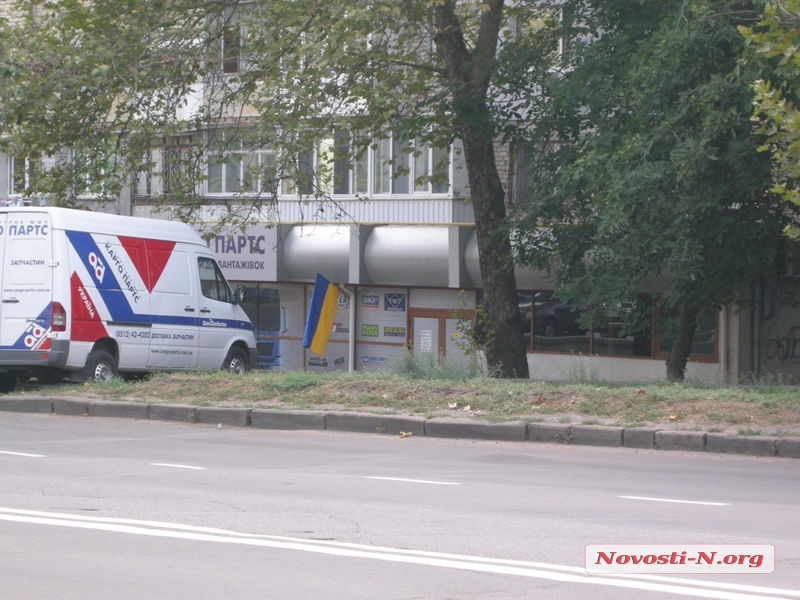 В Николаеве горожане проигнорировали всеукраинскую патриотическую акцию: флаги в окнах вывесили единицы 