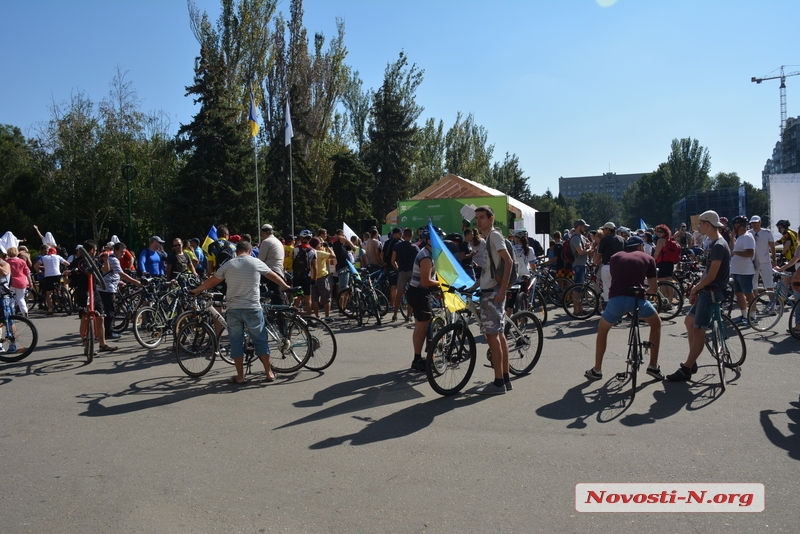 Ко Дню города сотни горожан поучаствовали в праздничном велопараде
