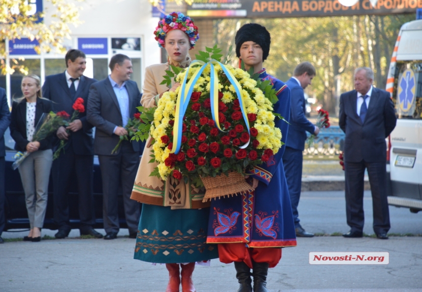 В Николаеве в День партизанской славы возложили цветы к памятнику Виктору Лягину
