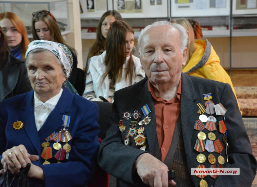 «Чтобы мы жили под мирным небом»: власти Николаева встретились с ветеранами подпольного движения