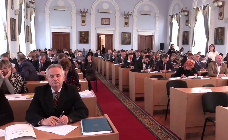 Почти с двухчасовым опозданием сессия Николаевского горсовета начала свою работу