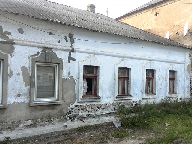 В Николаеве пожарные вынесли из задымленного дома 85-летнюю женщину