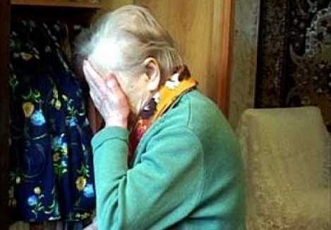 В Николаеве 86-летняя бабушка отдала мошеннице 28000 гривен и 700 долл. США.