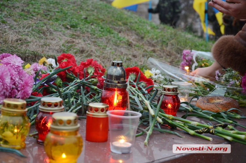 В Николаеве почтили память жертв Голодомора