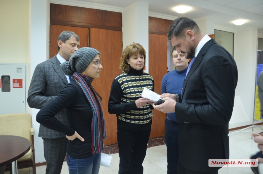 В Николаеве губернатор Савченко наградил волонтеров. ФОТОРЕПОРТАЖ