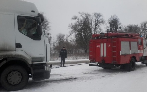 Непогода: из заносов вытащили почти тысячу авто