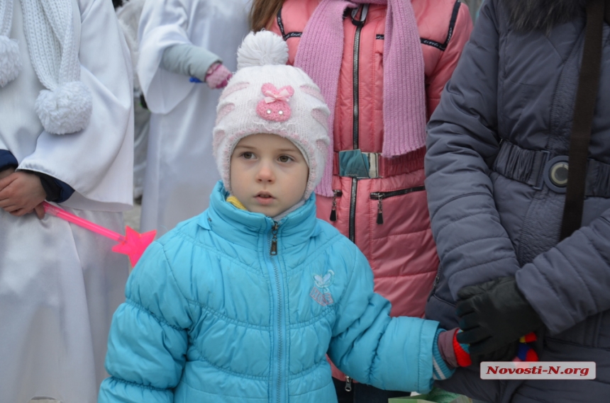 Как николаевцы зажигали главную городскую елочку. ФОТОРЕПОРТАЖ 