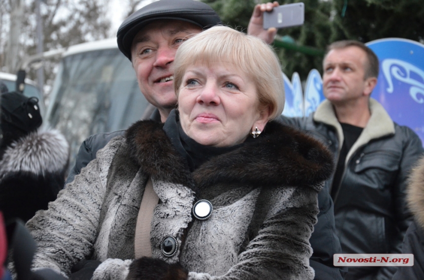 Как николаевцы зажигали главную городскую елочку. ФОТОРЕПОРТАЖ 