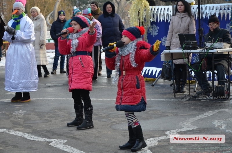  Как проходило открытие главной елки Заводского р-на города Николаева в \"Сказке\". ФОТОРЕПОРТАЖ