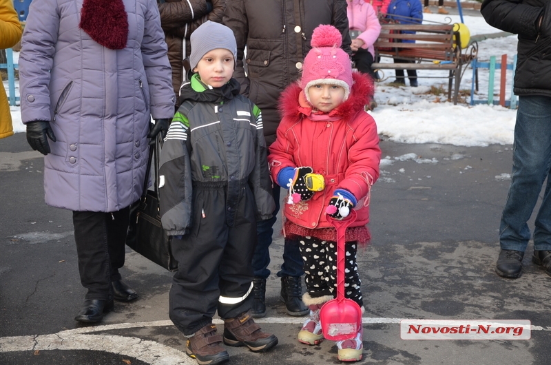  Как проходило открытие главной елки Заводского р-на города Николаева в \"Сказке\". ФОТОРЕПОРТАЖ